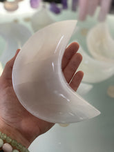 Load image into Gallery viewer, Selenite moon dish
